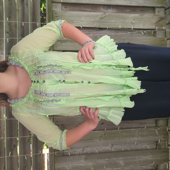 Frilly Summer Top - Picture 2 of 6